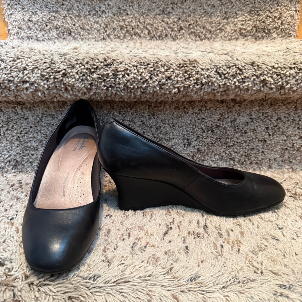 Elegant Black Wedge Pumps